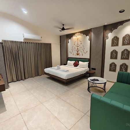 Shree Jalaram Resort Kodāe Exterior photo