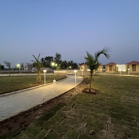 Shree Jalaram Resort Kodāe Exterior photo