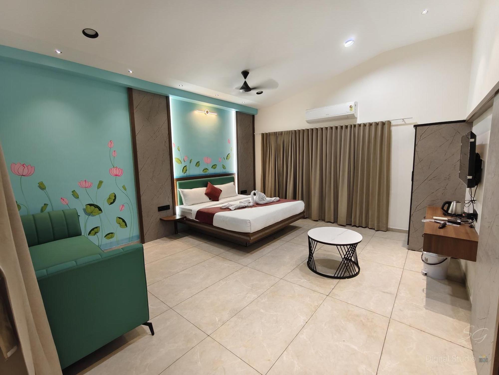 Shree Jalaram Resort Kodāe Exterior photo