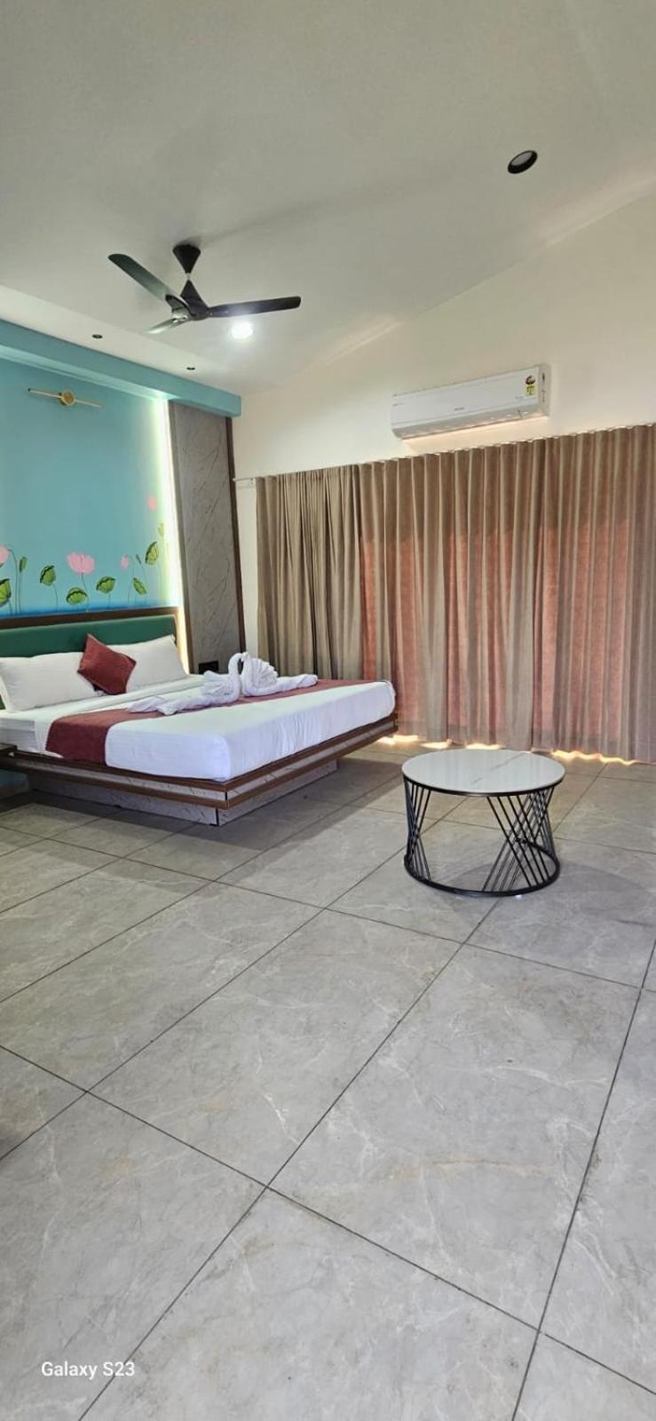 Shree Jalaram Resort Kodāe Exterior photo