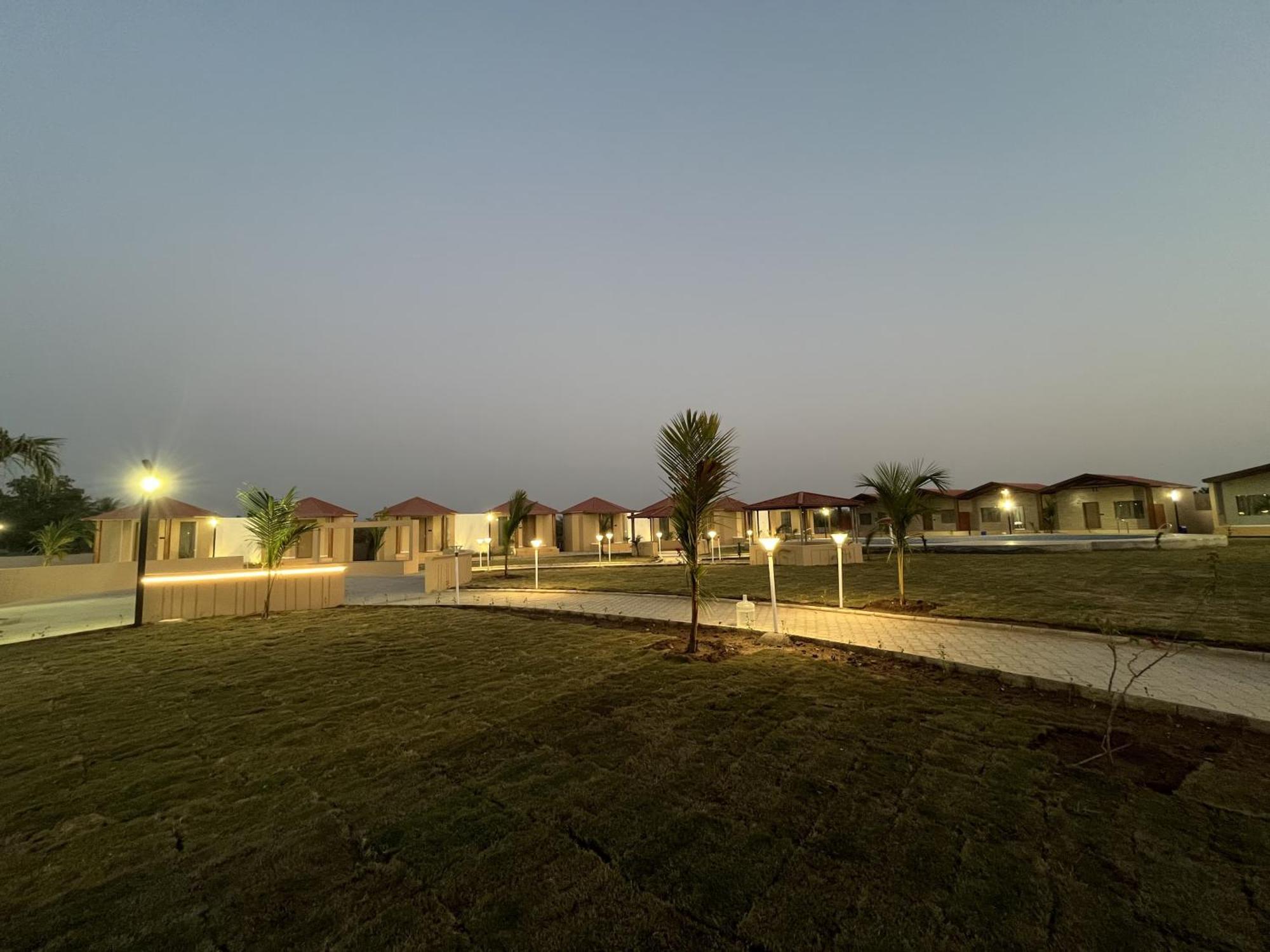 Shree Jalaram Resort Kodāe Exterior photo
