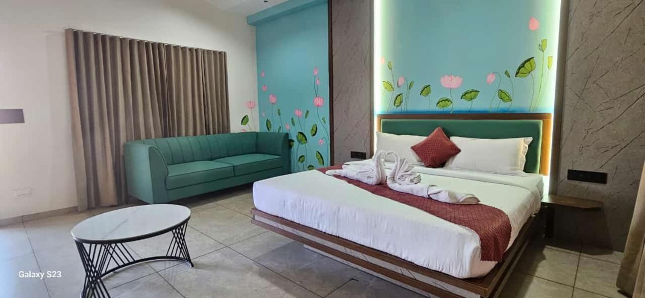 Shree Jalaram Resort Kodāe Exterior photo