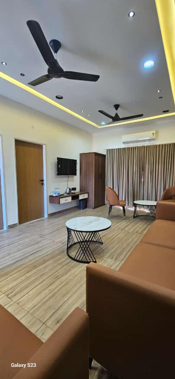 Shree Jalaram Resort Kodāe Exterior photo